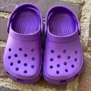🍇Crocs Toddler Purple Shoe size 6/7🍇